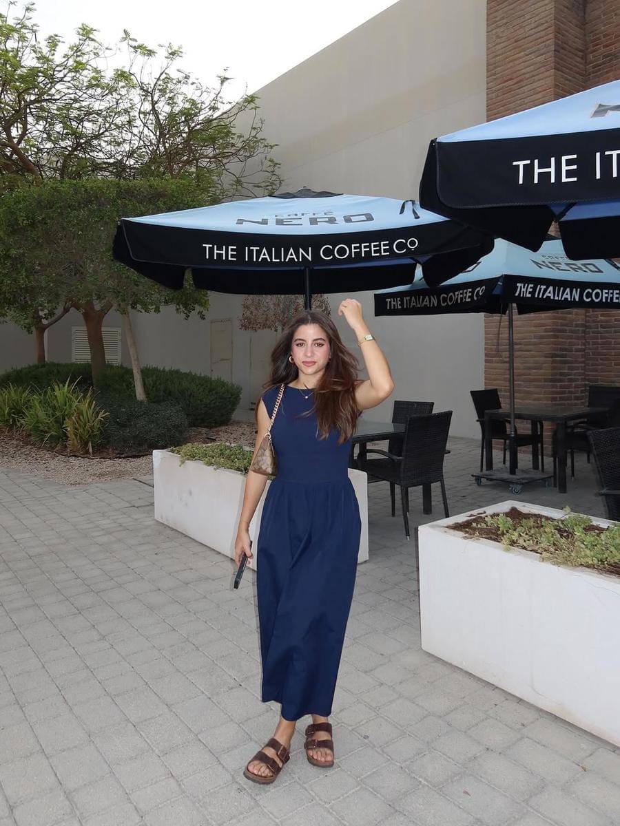 potret Sarah Hany