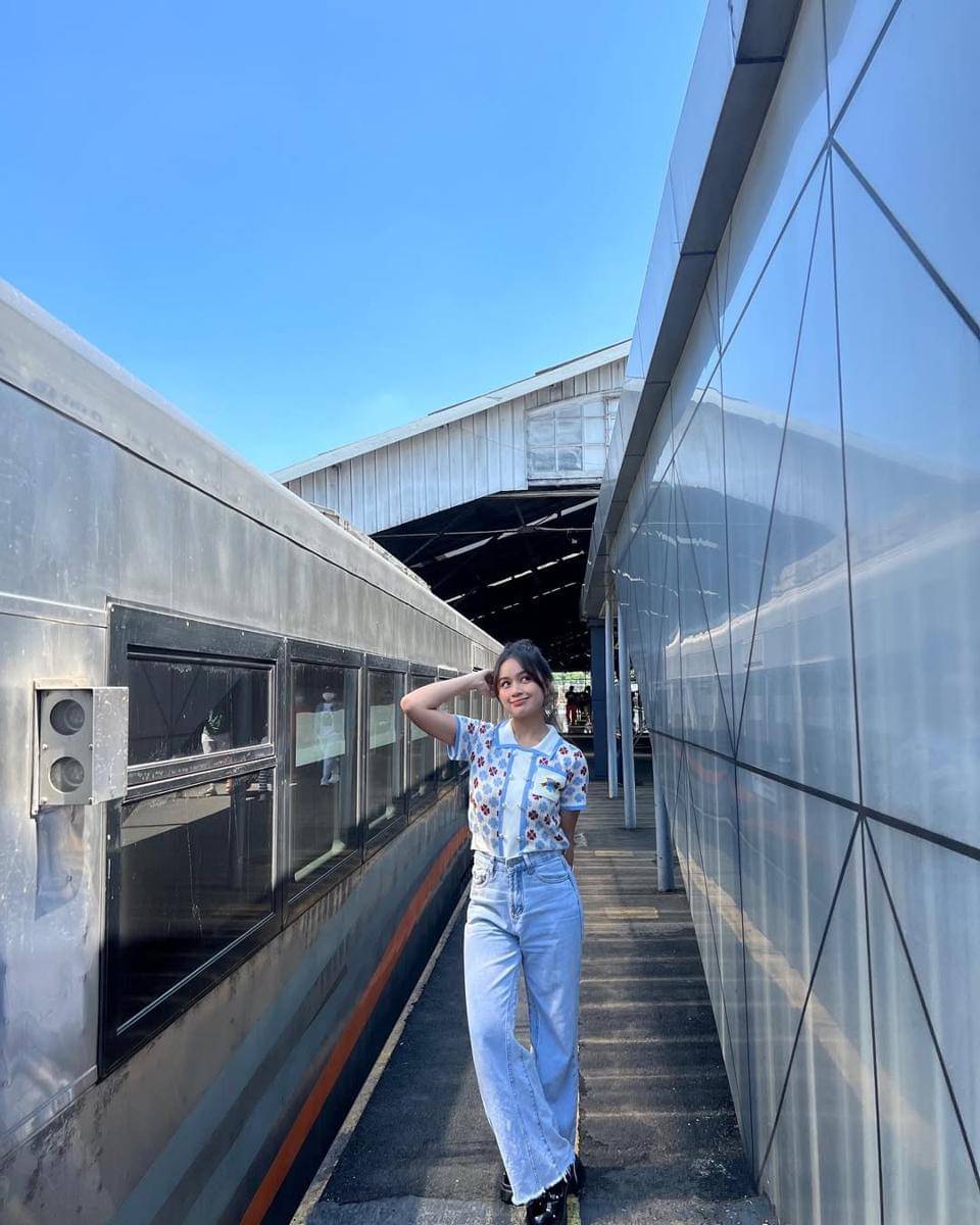 ide OOTD kuliah ala Chintya Gabriella