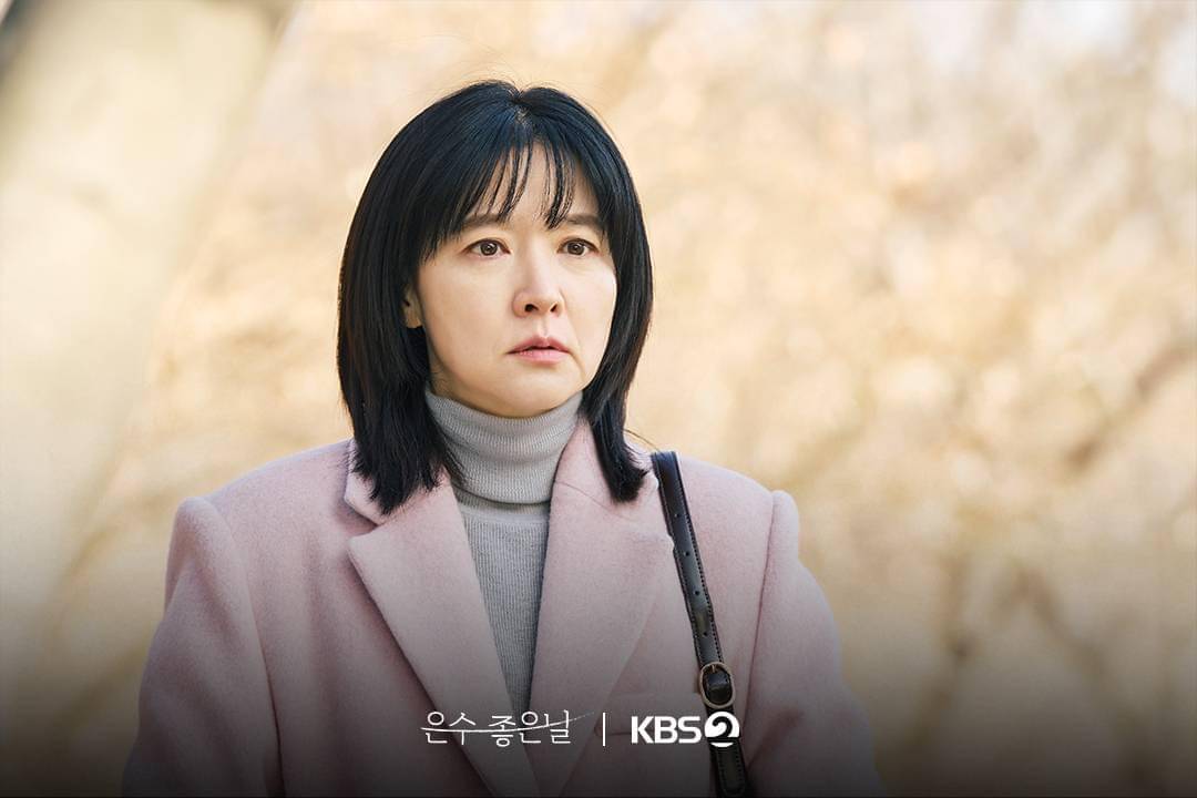 Cuplikan drama Korea Walking on Thin Ice