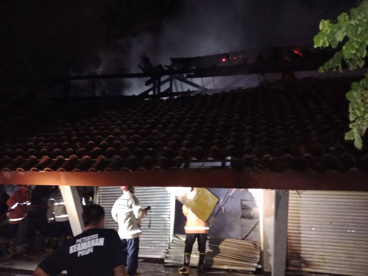 Belasan Kios di PAS Bantul terbakar. (Dok. Humas Polres Bantul)