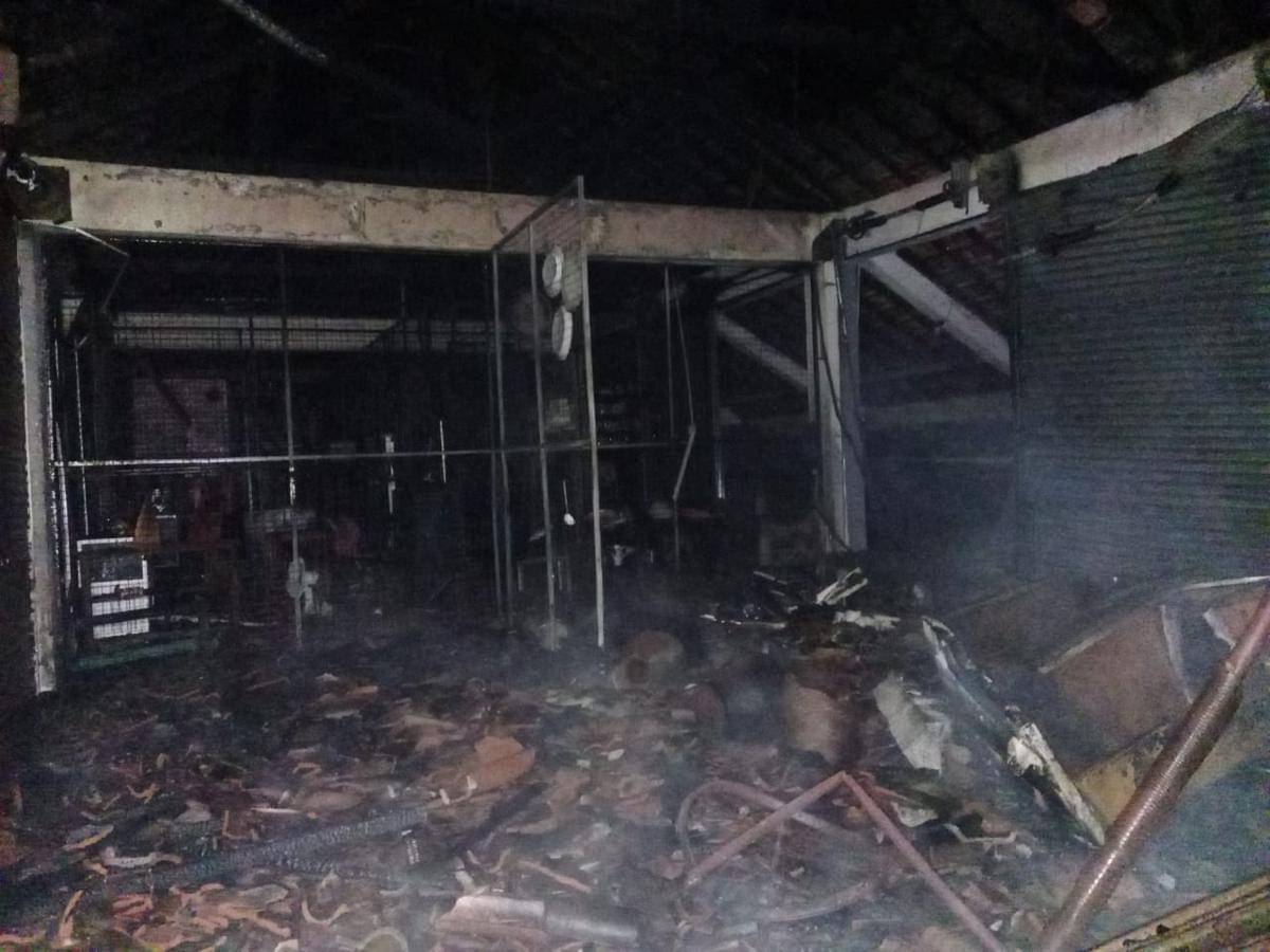 Belasan Kios di PAS Bantul terbakar. (Dok. Humas Polres Bantul)