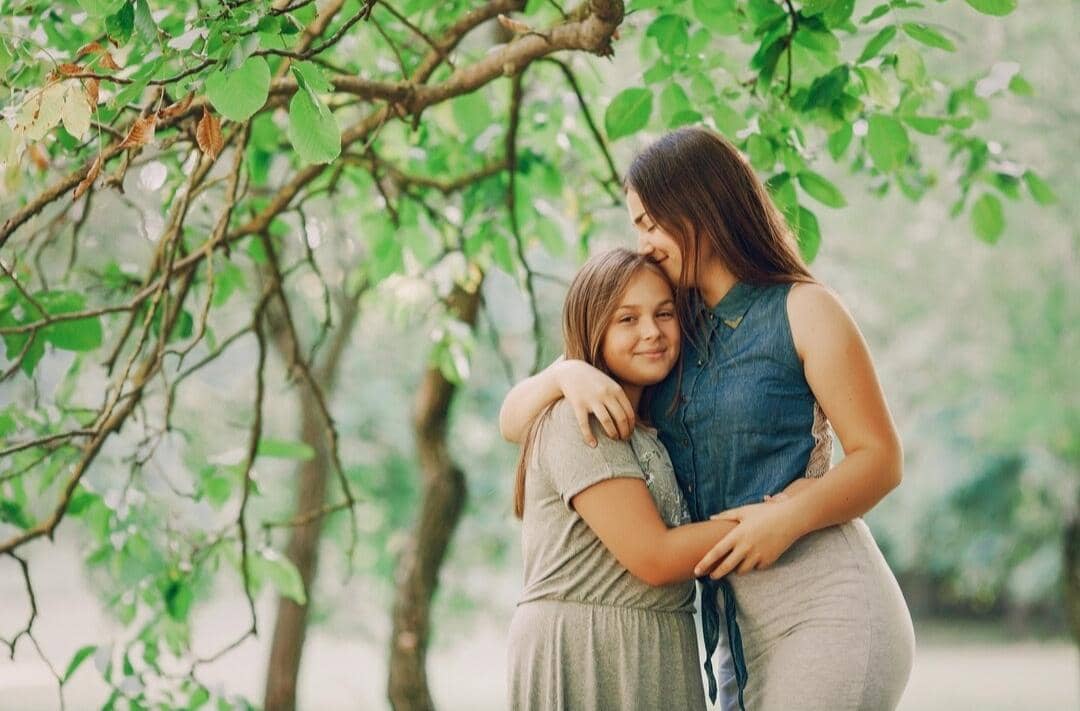 potret ibu dan anak perempuan