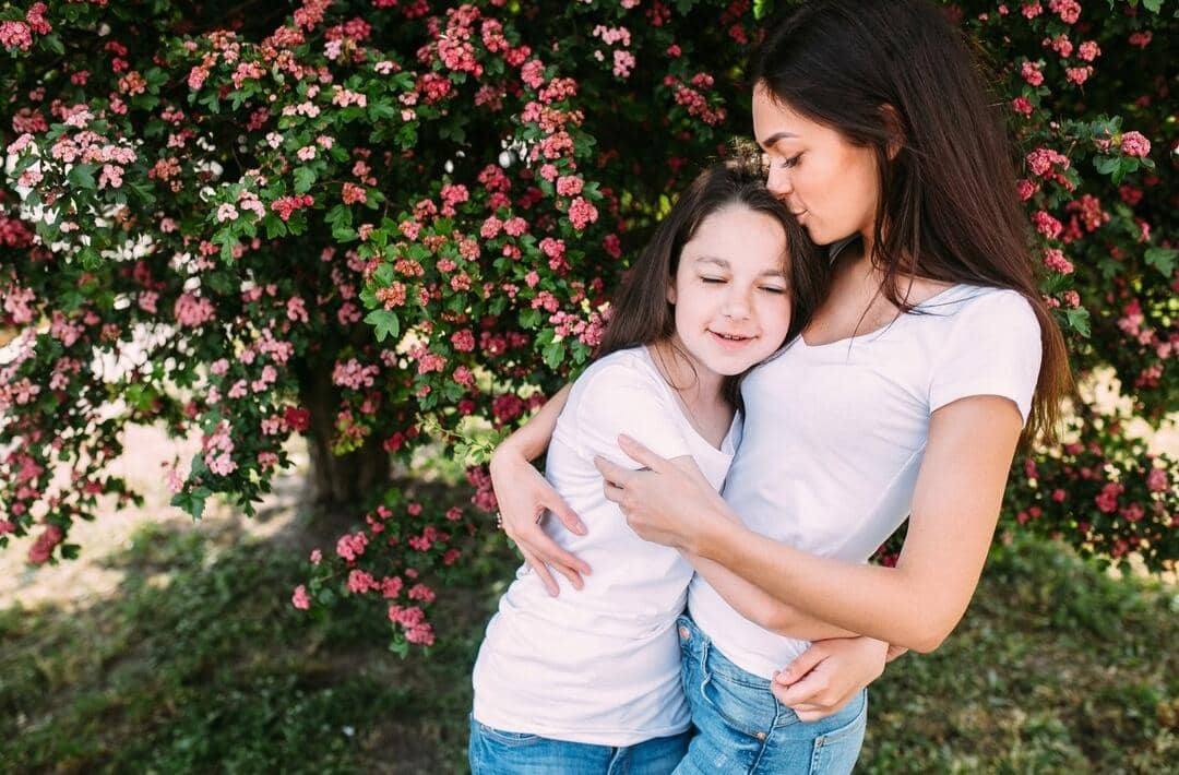 potret ibu dan anak perempuan