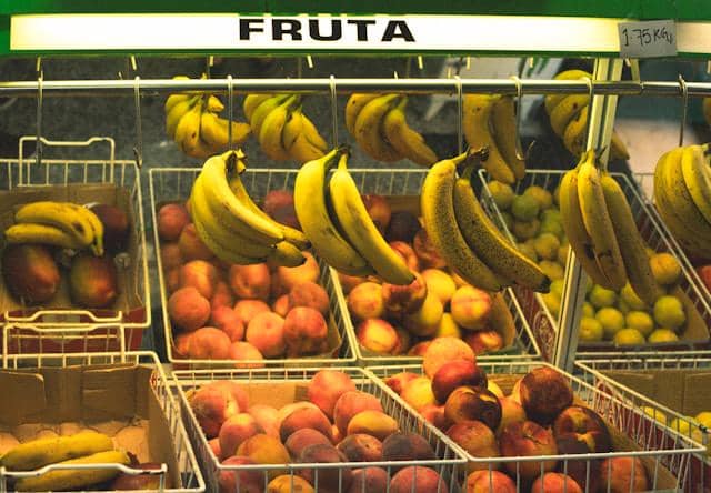 ilustrasi buah-buahan