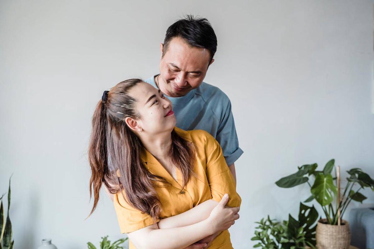 ilustrasi pasangan bahagia