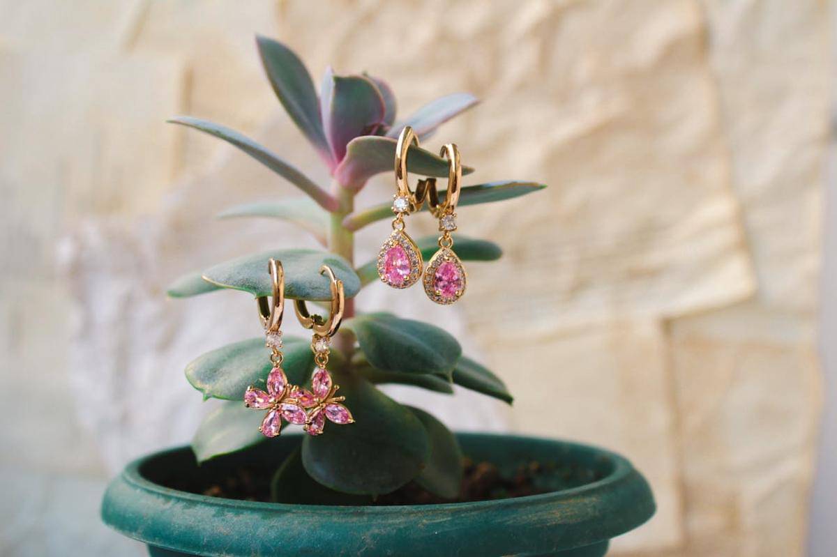 ilustrasi warna anting