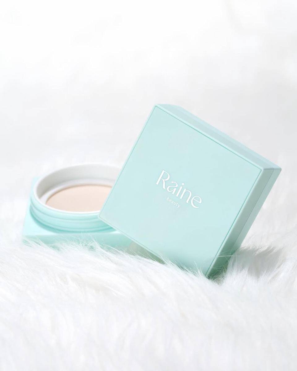Produk makeup Raine Beauty