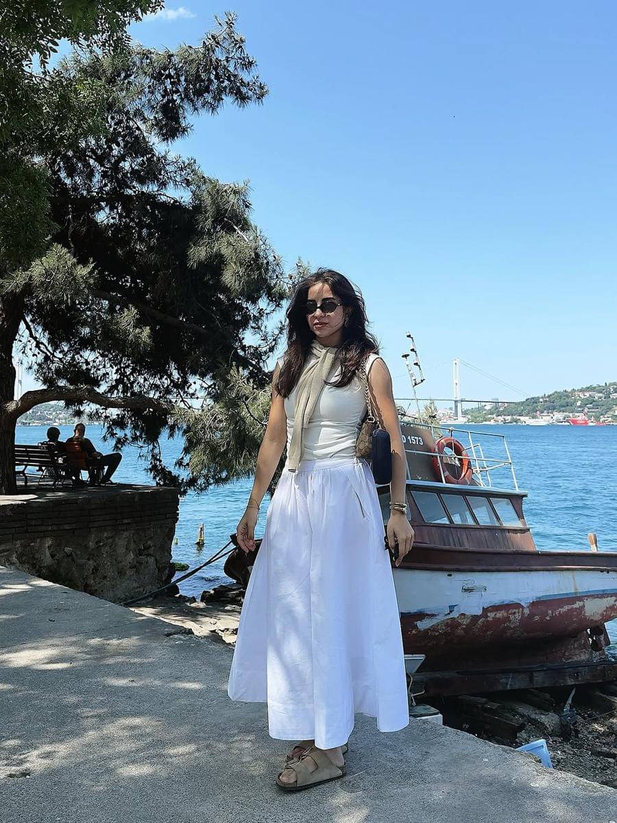 potret Sarah Hany