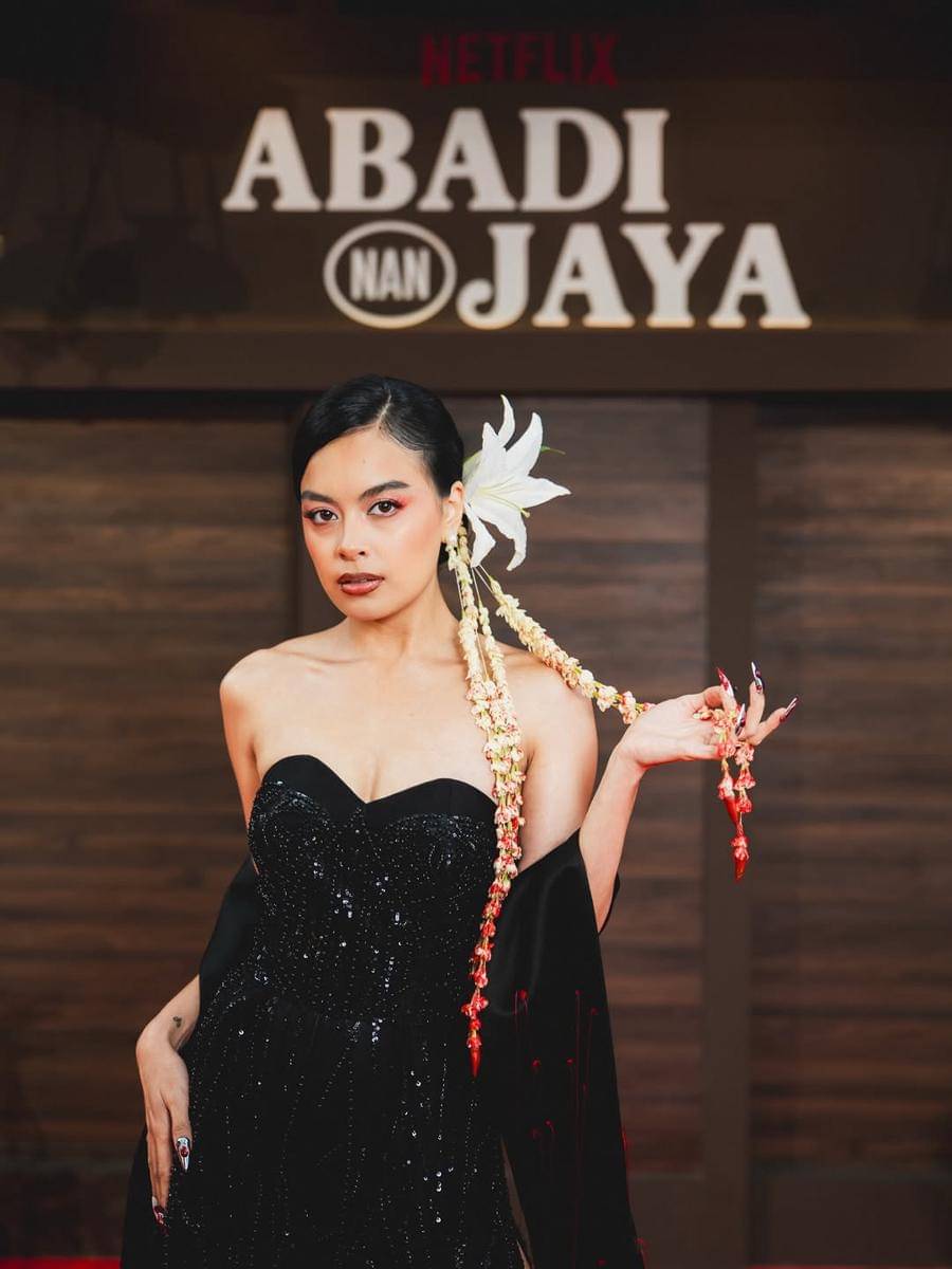 Eva Celia di premiere film Abadi Nan Jaya. (Instagram.com/netflixid)