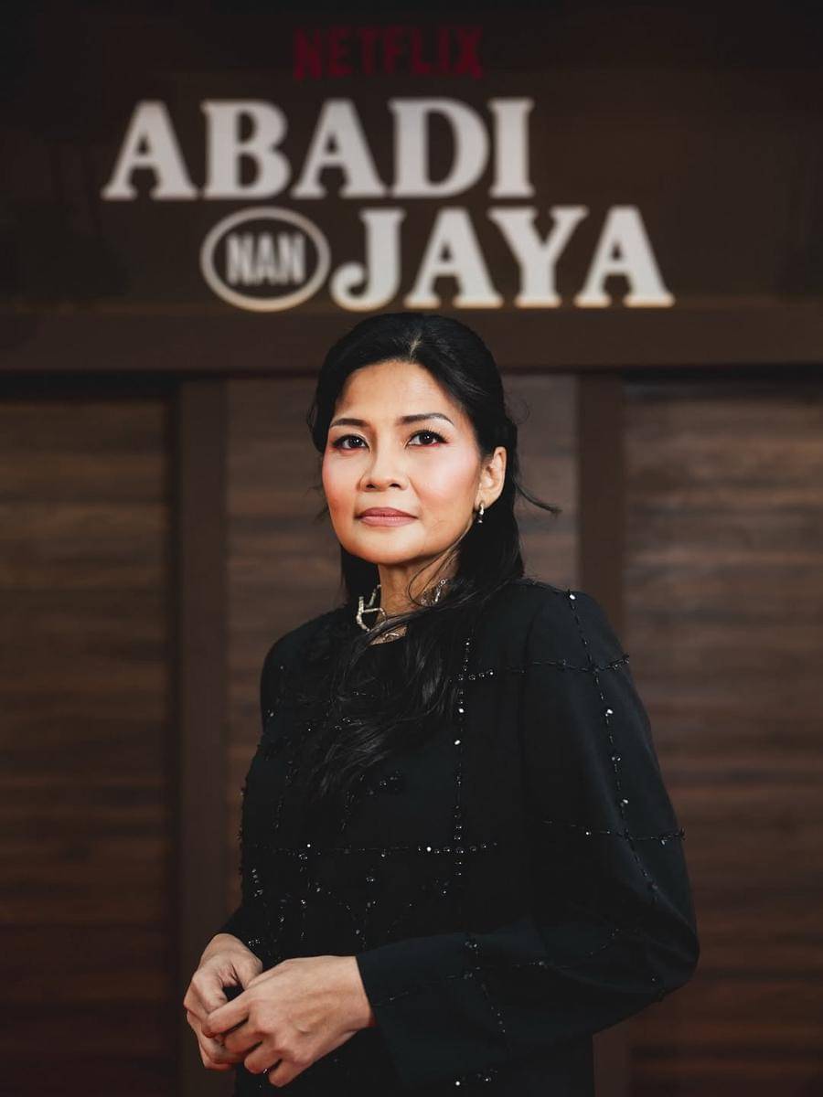 Vonny Anggraini di premiere film Abadi Nan Jaya. (Instagram.com/netflixid)