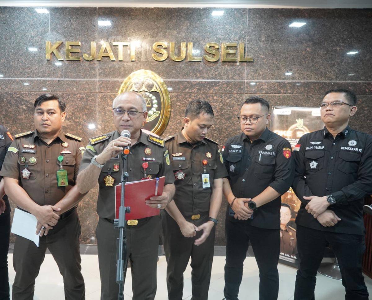 Kejati Sulsel tahan tersangka baru kasus kredit fiktif Bank BUMN di Bulukumba, Jumat (24/10/2025)/Istimewa