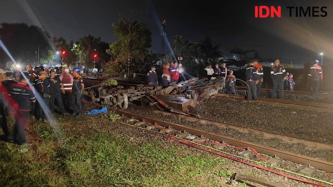 Kereta anjlok di Bekasi
