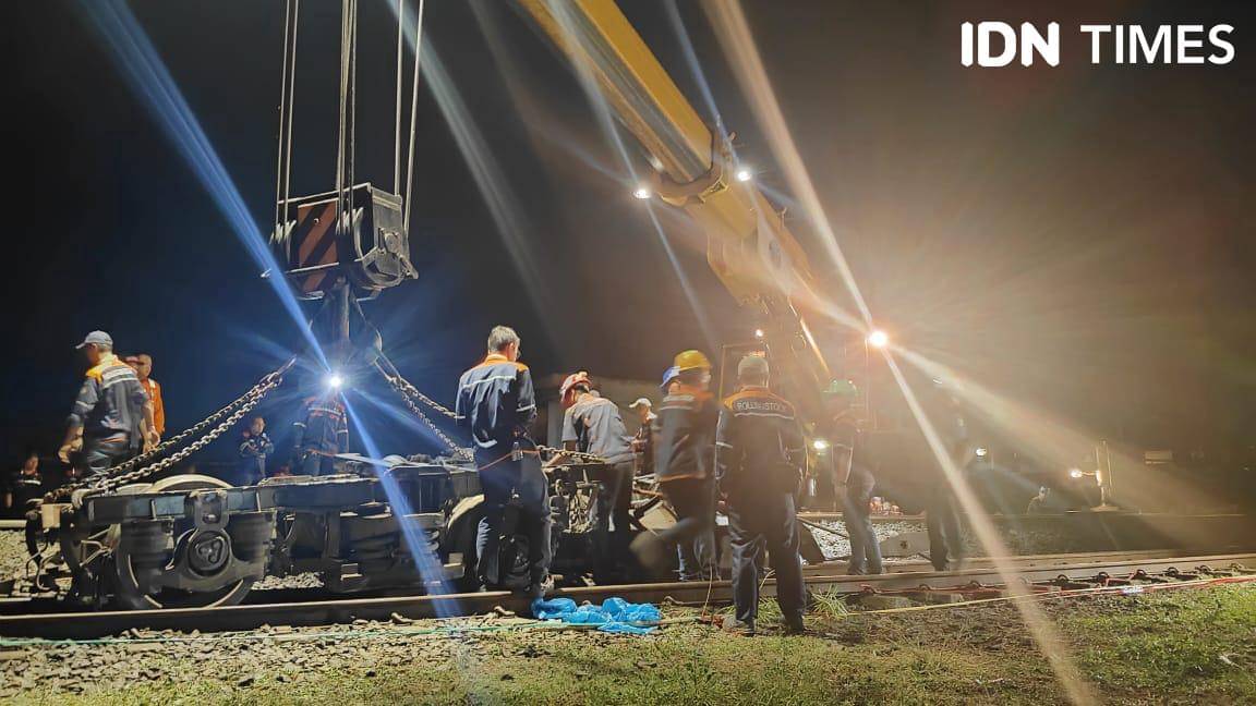 Kereta anjlok di Bekasi