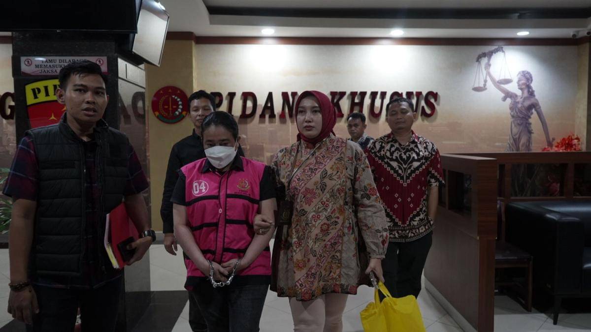 Kejati Sulsel Tahan Tersangka Baru Kasus Kredit Fiktif Bulukumba, Jumat (24/10/2025)/Istimewa