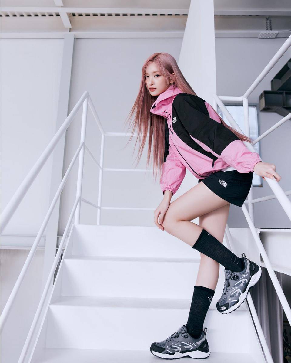 Outfit ala Leeseo IVE