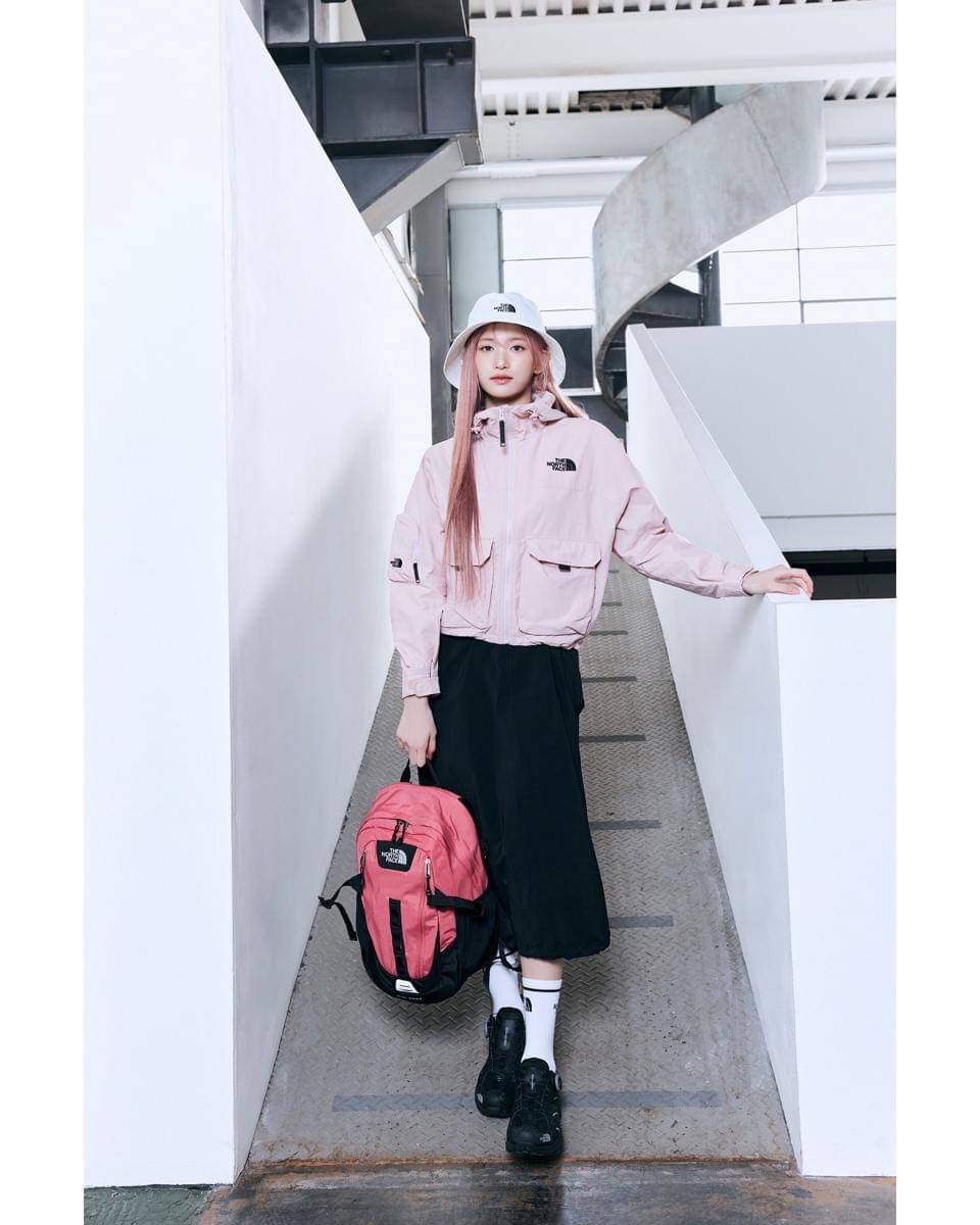 Outfit Leeseo IVE