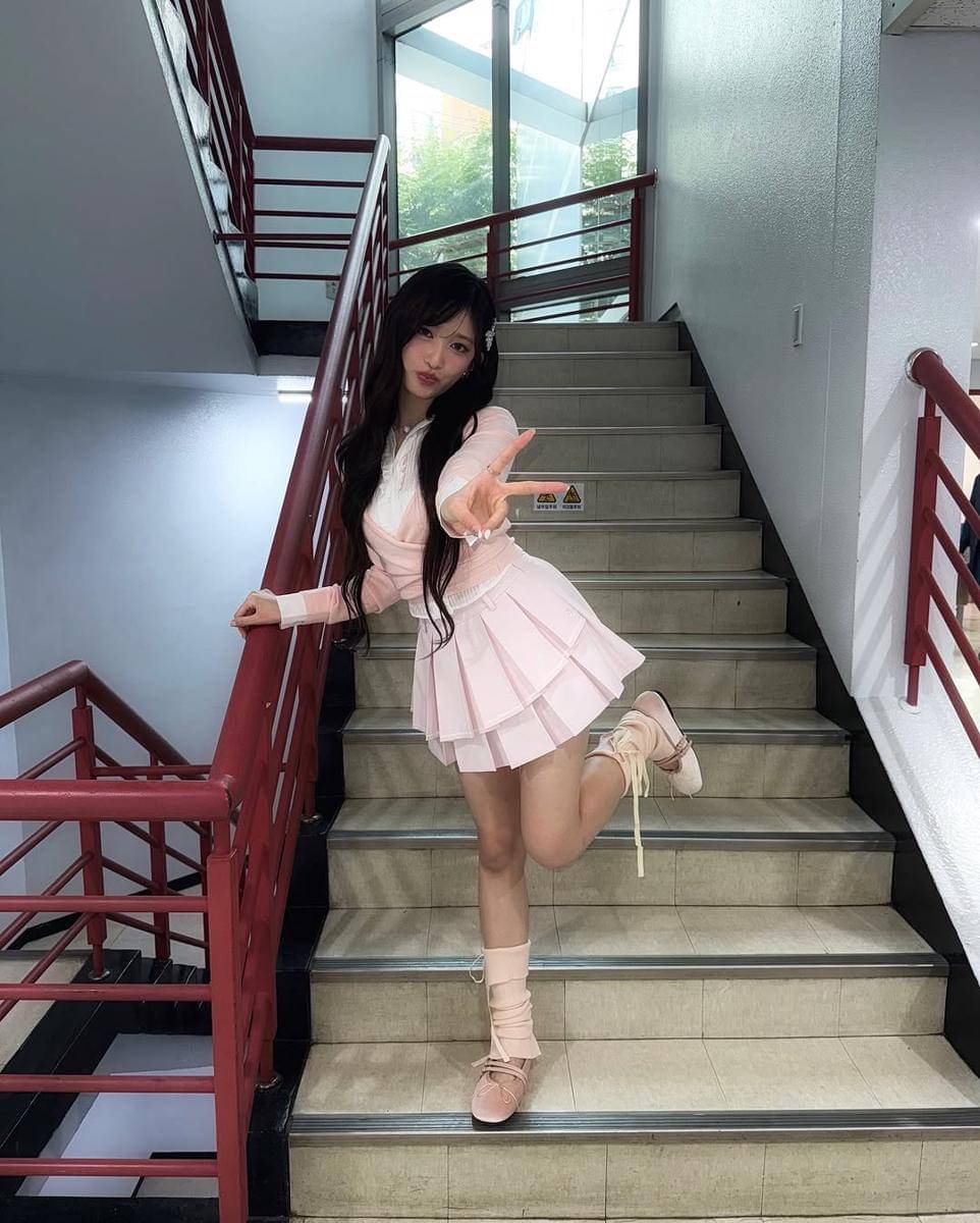 Style Leeseo IVE