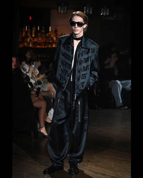 Koleksi John Richmond S/S '26 di London Fashion Week