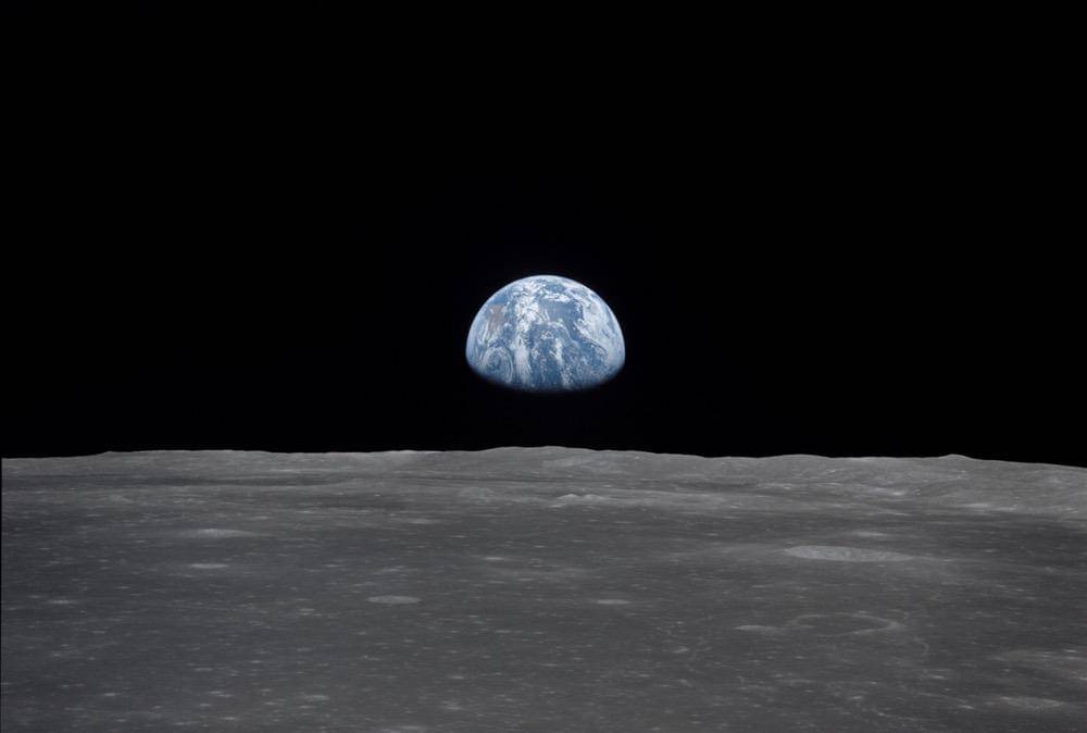 penampakan Bumi dari Bulan