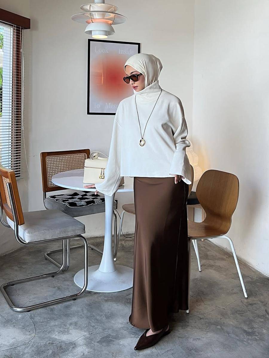 mix and match outfit cokelat tua ala Fita Wulansari