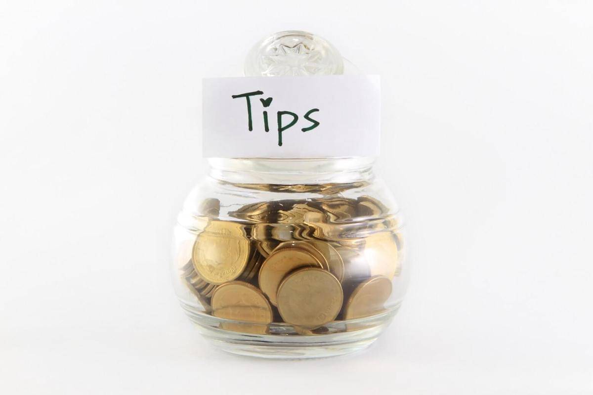ilustrasi uang tip