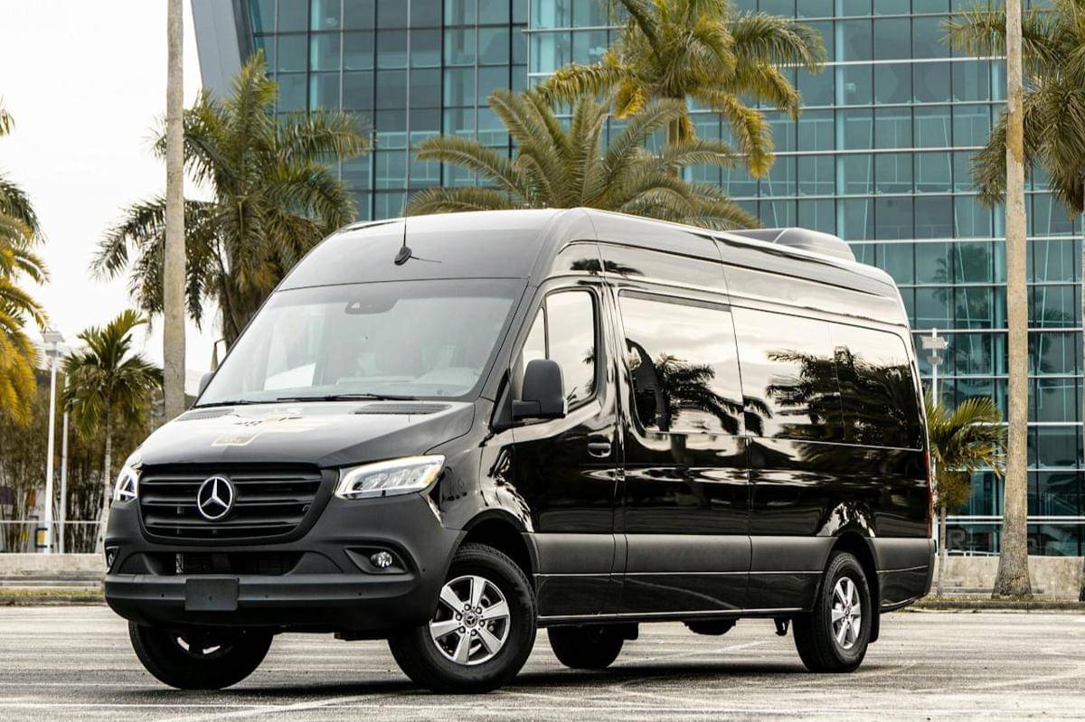 ilustrasi limousine van