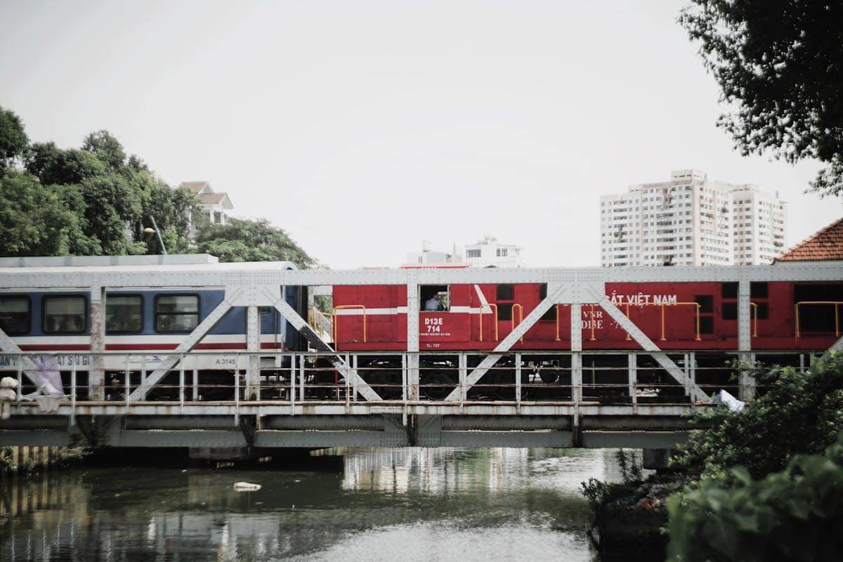 ilustrasi kereta di Vietnam