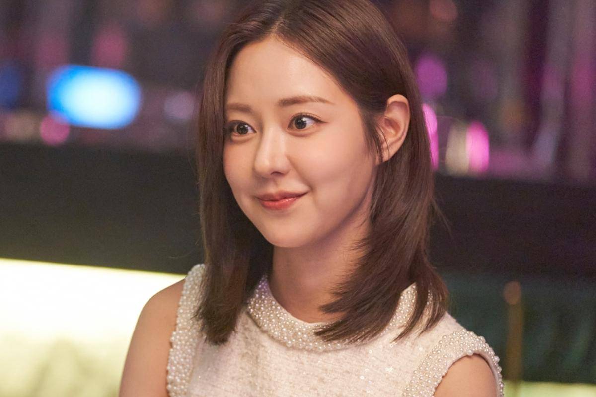 Still cut Would You Marry Me