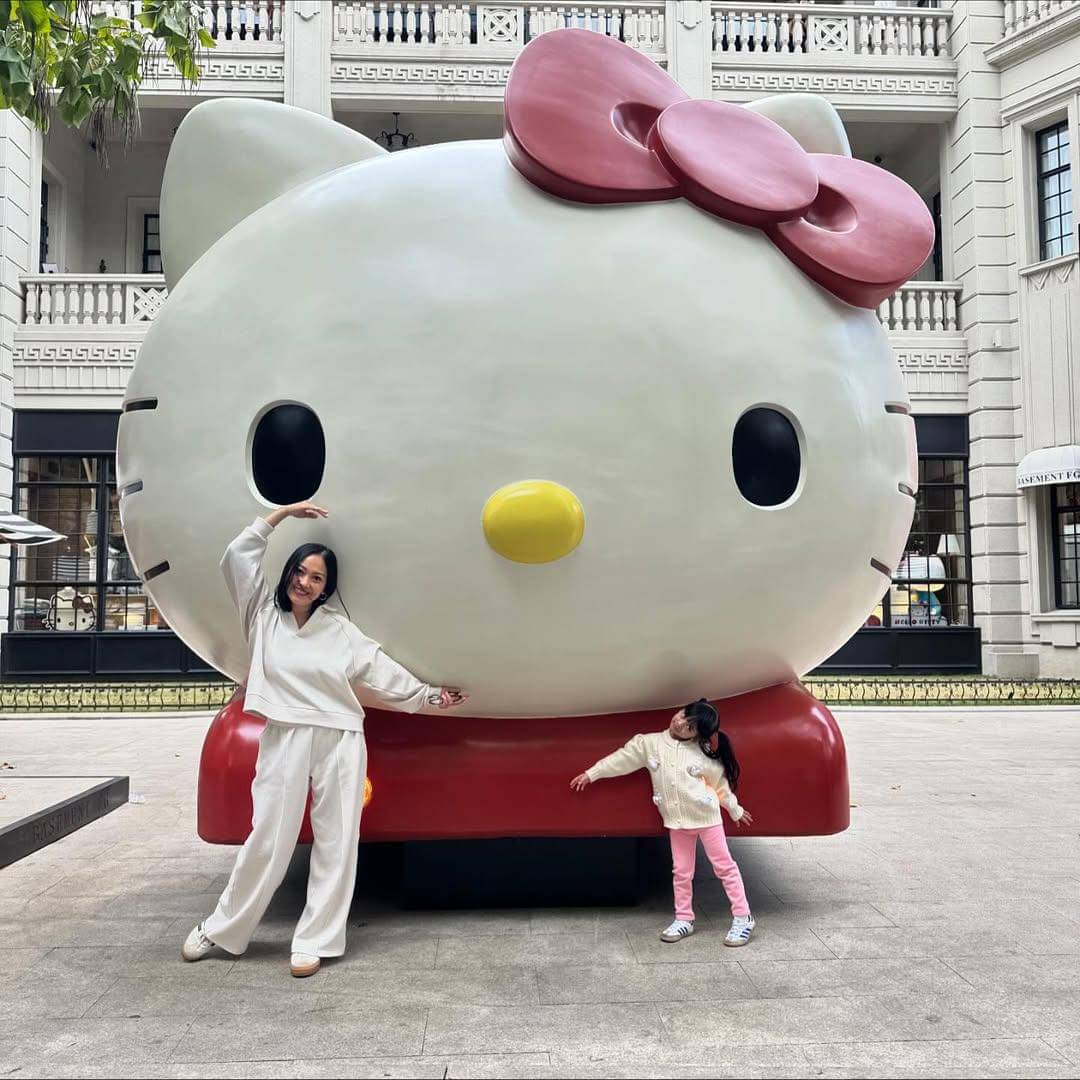 keluarga Riafinola liburan ke Shanghai