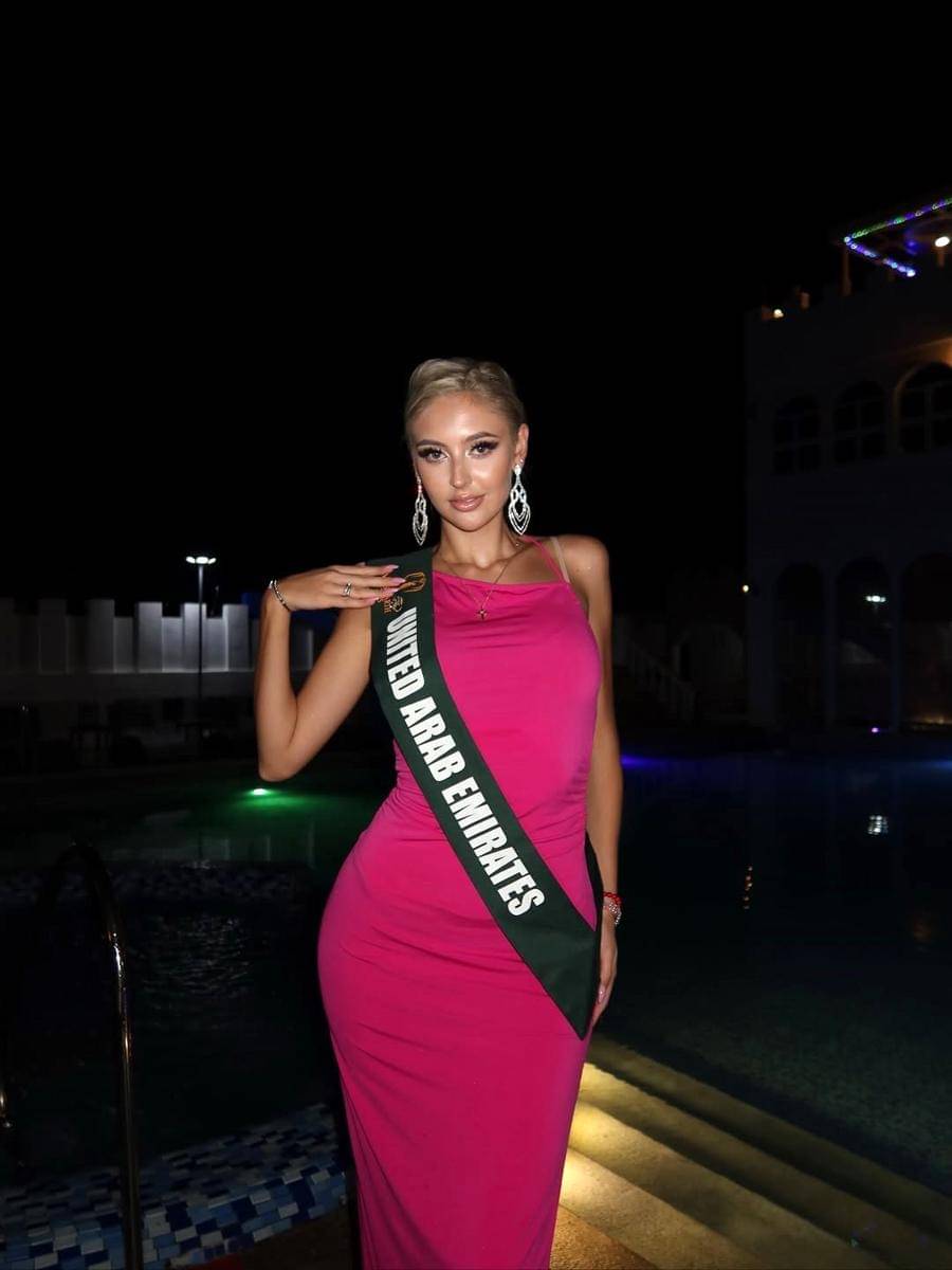potret Ana Zafyra, Miss Earth Uni Emirat Arab 2025