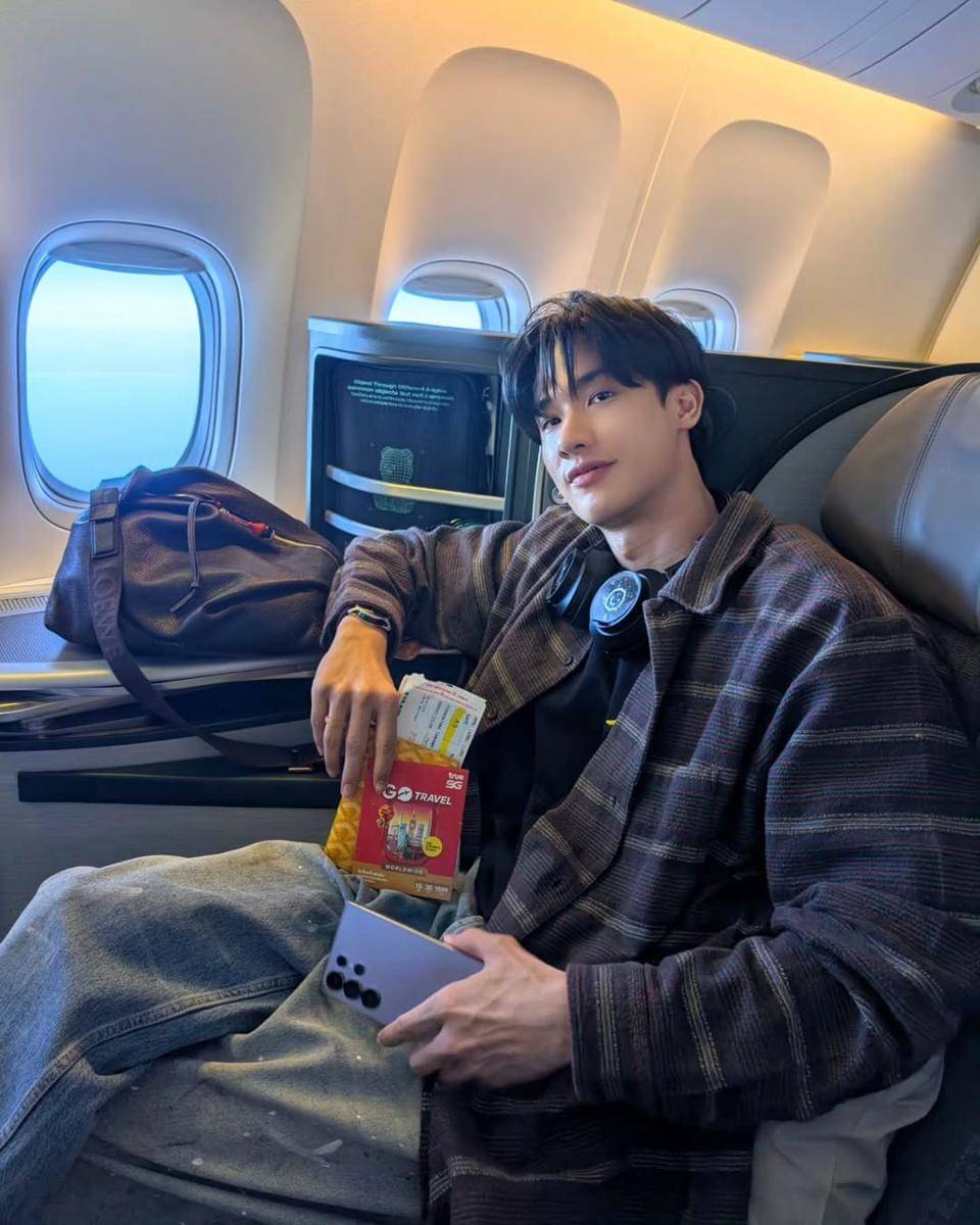 inspirasi outfit Tay Tawan