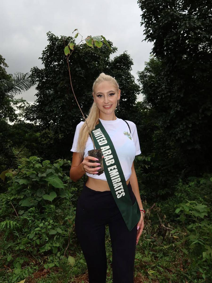 potret Ana Zafyra, Miss Earth Uni Emirat Arab 2025