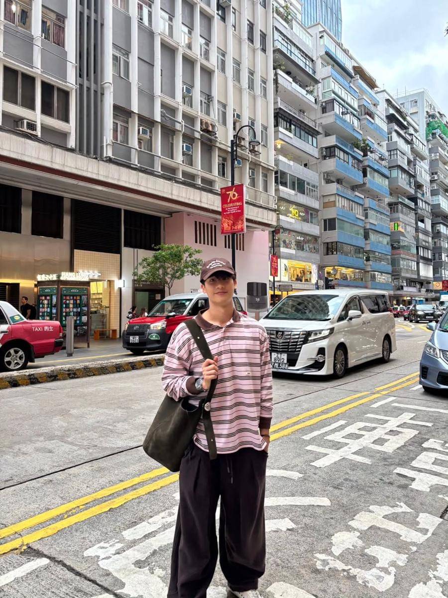 inspirasi outfit Tay Tawan