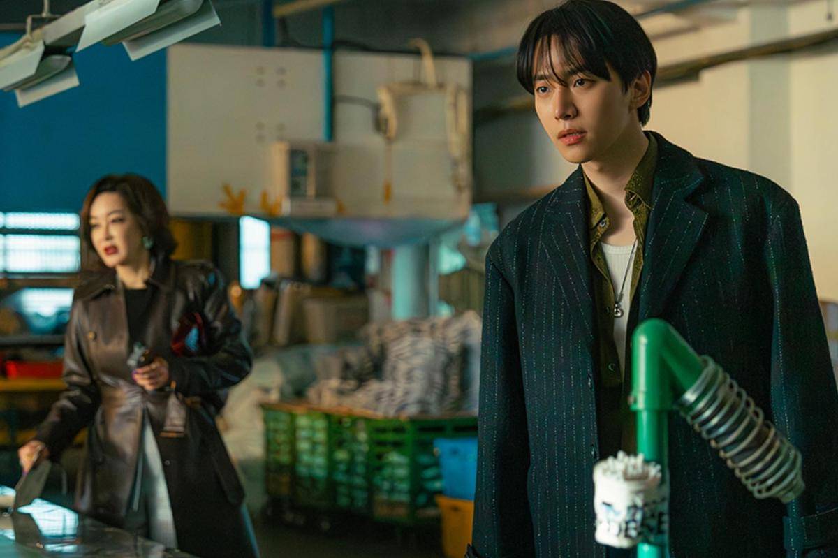 Still cut drama Typhoon Family