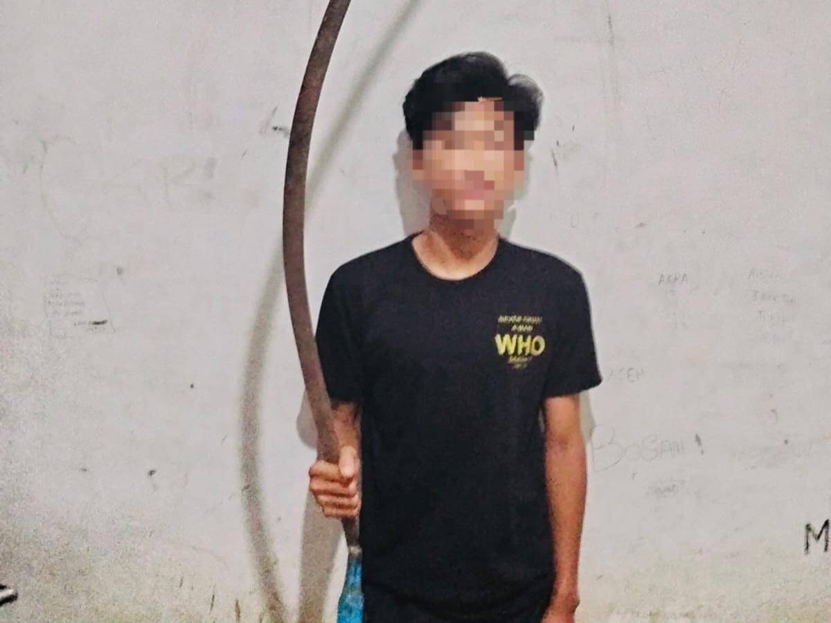 Polisi mengamankan 2 pemuda membawa sajam di Tangerang
