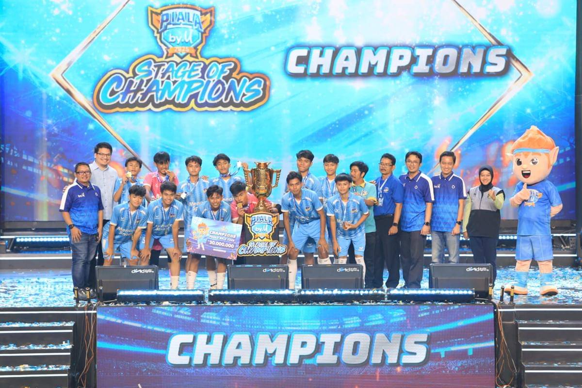 SMA Negeri 2 Banjarmasin menjadi Juara nasional Piala by.U 2025: Stage of Champions di Semarang. (IDN Times/Dhana Kencana)