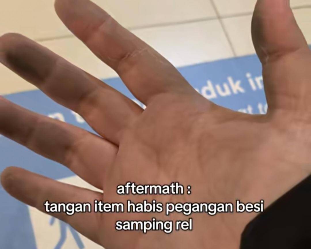 Situasi setelah LRT terhenti pada Sabtu (25/10/2025). (Tangkapan layar dari video TikTok @katakatasyaaa).