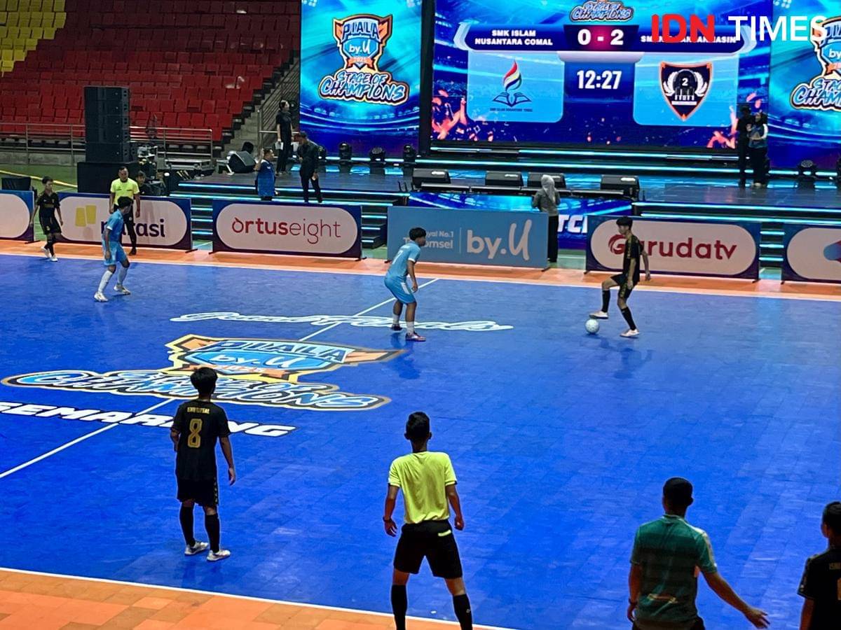Laga final Piala by.U 2025: Stage of Champions di Semarang. (IDN Times/Dhana Kencana)
