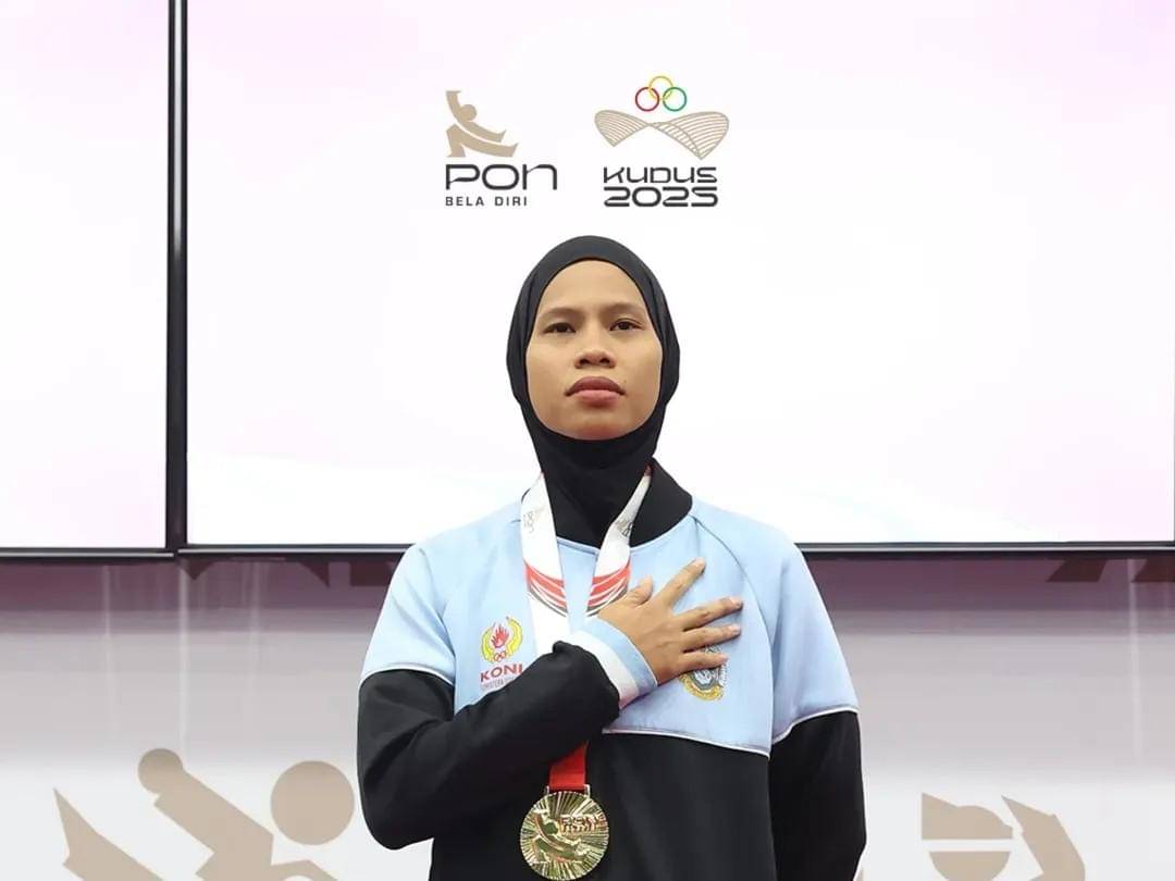 Putri Rizki meraih emas sanda PON Bela Diri 2025 (instagram/ponbeladiri)
