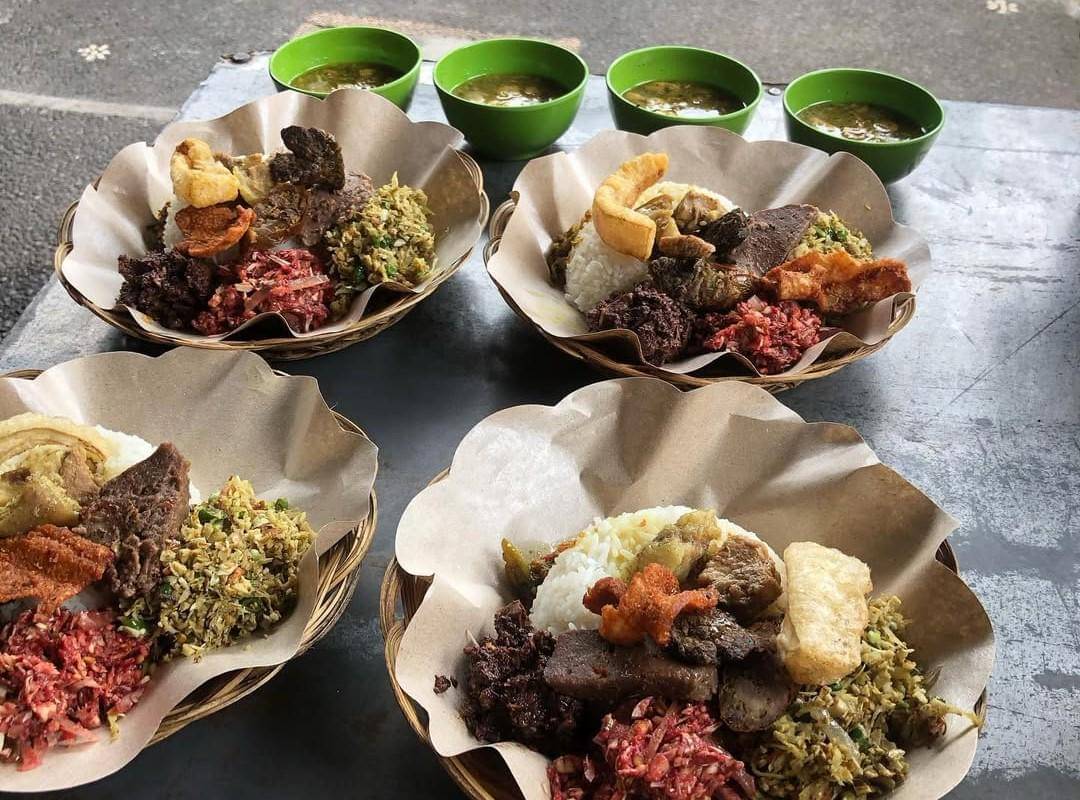 Nasi campur di Warung SLB.