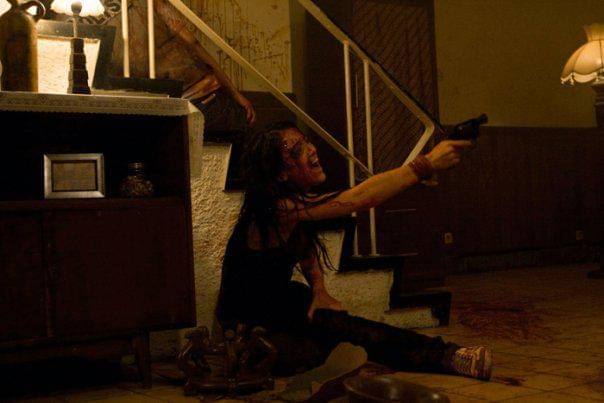 Julie Estelle sebagai Ladya dalam Rumah Dara