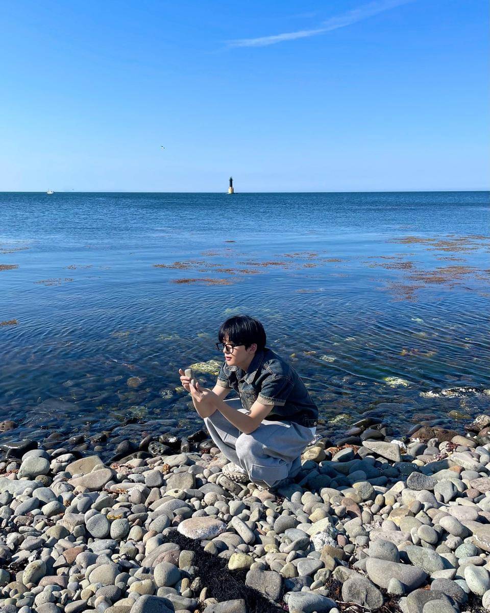 Outfit Pantai ala Member Xikers