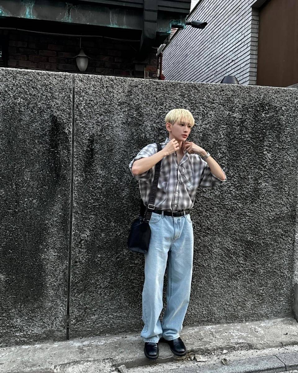 Outfit pakai Kemeja ala Member TEMPEST