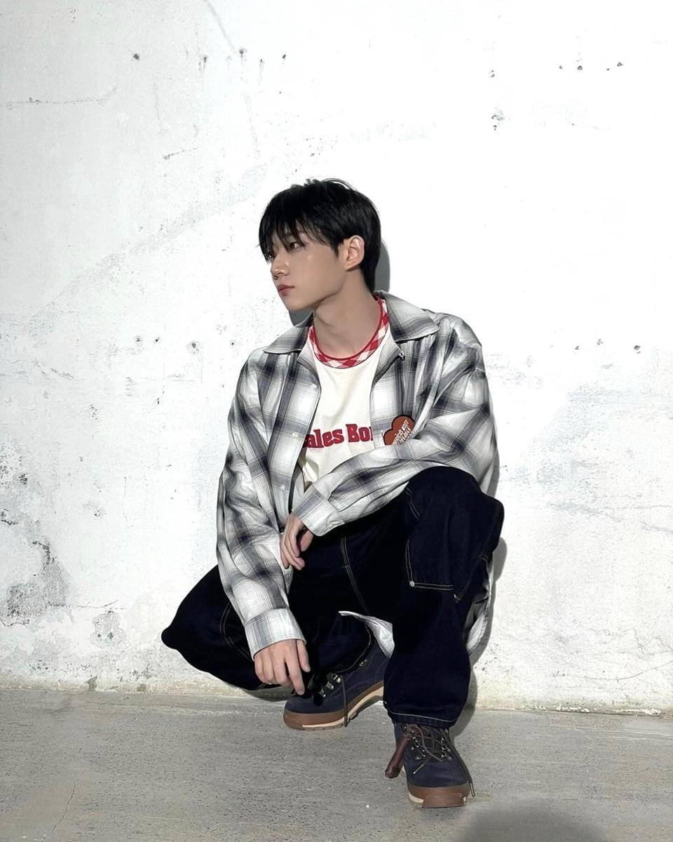 Style pakai Kemeja ala Member TEMPEST