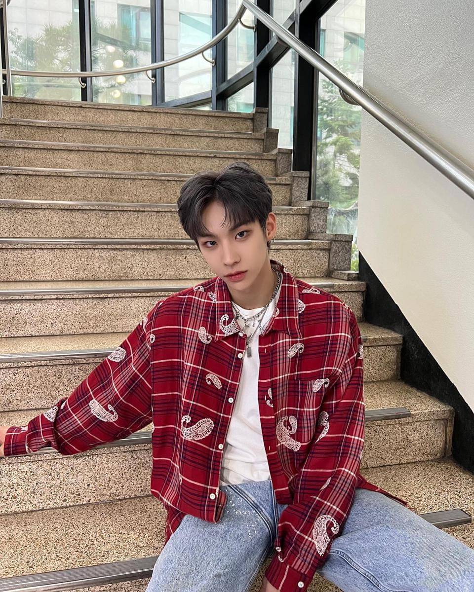 Style Kemeja ala Member TEMPEST
