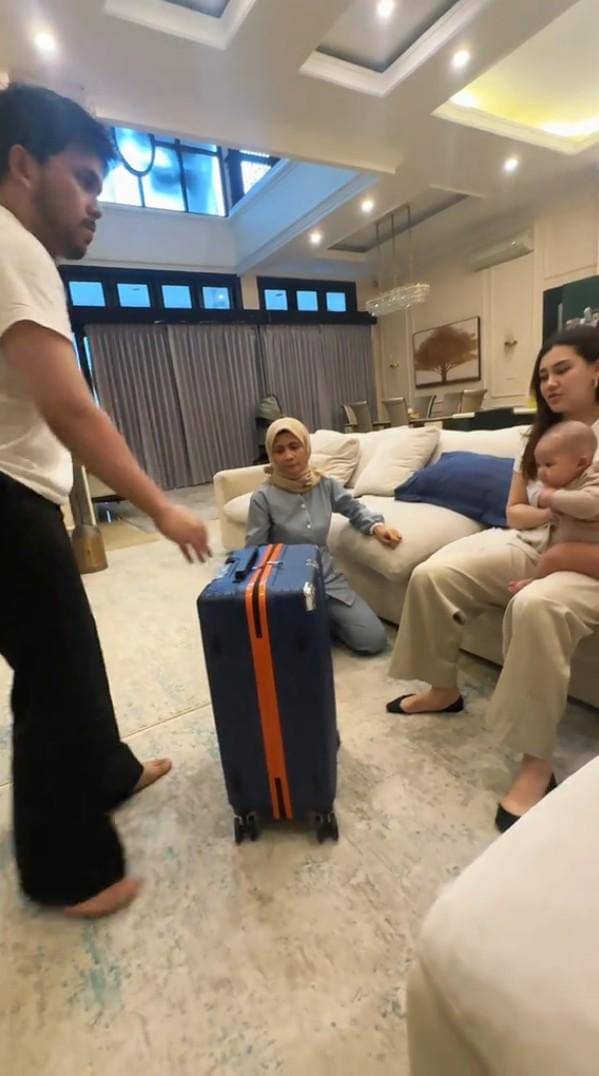 Thariq Kasih Kado Umrah untuk Babysitter Arash (tiktok.com/thoriqhal)