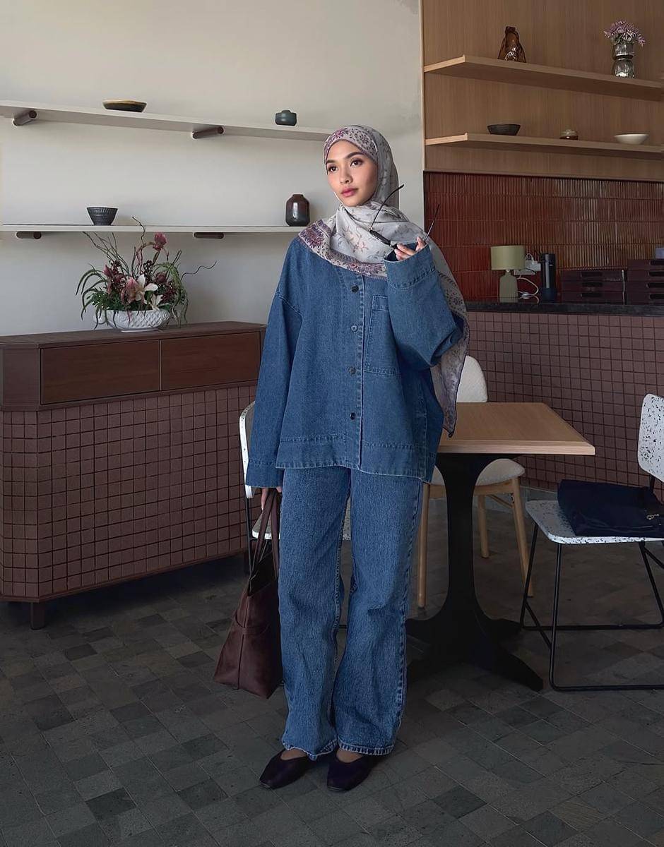 outfit ke coffee shop ala Fita Wulansari