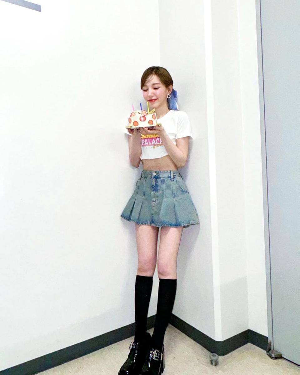 gaya fashion serba denim ala Wendy Red Velvet