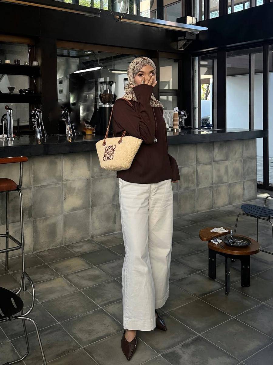 outfit ke coffee shop ala Fita Wulansari