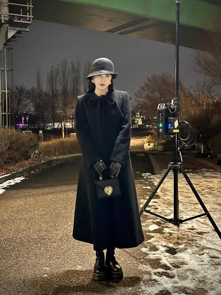 all black outfit style ala Yeri Red Velvet